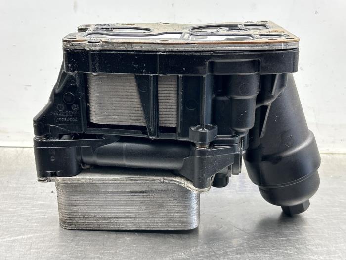 Gebrauchte Ölfiltergehäuse BMW 5 serie (F10) 535d 24V Preis € 125,00 Margenregelung angeboten von Gebr Opdam B.V.