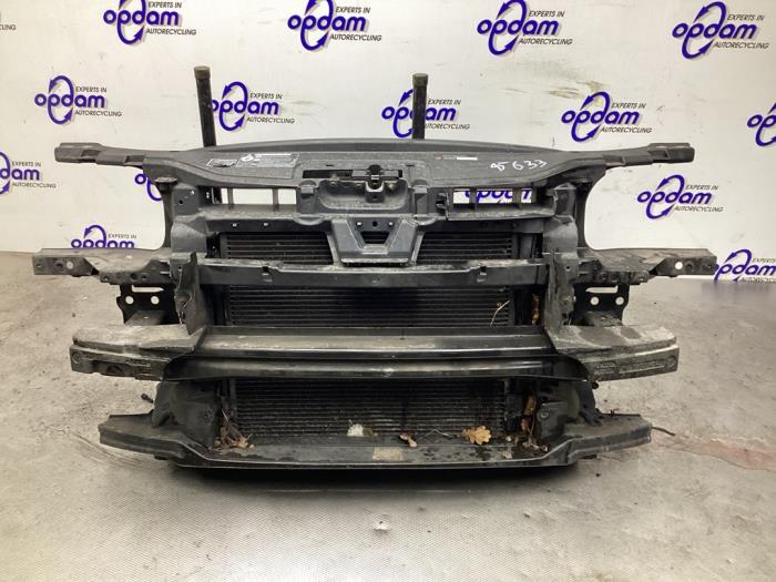 Begagnade Front Volkswagen Touran (1T1/T2) Pris på förfrågan erbjuds av Gebr Opdam B.V.