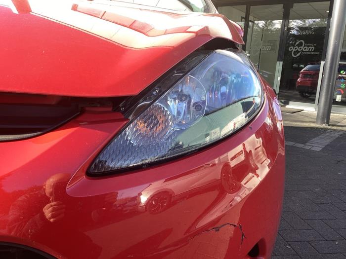 Używane Reflektor lewy Ford Fiesta 6 (JA8) 1.25 16V Cena € 125,00 Procedura marży oferowane przez Gebr Opdam B.V.
