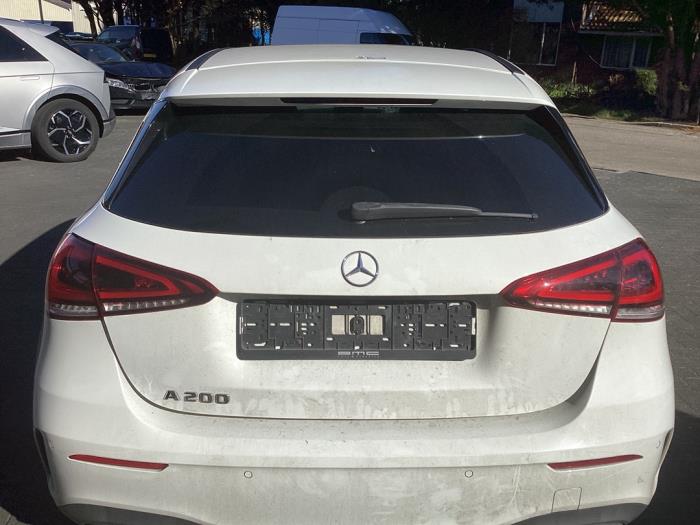 Begagnade Baklucka Mercedes A (177.0) 1.3 A-200 Turbo 16V Pris € 500,00 Marginaltabell erbjuds av Gebr Opdam B.V.