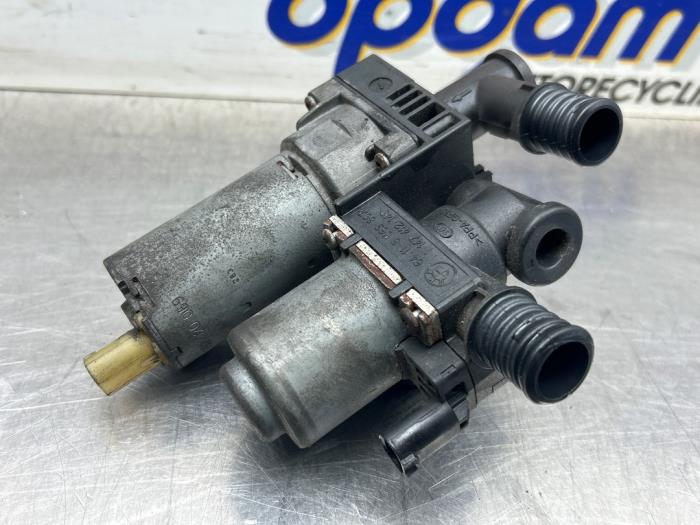 Begagnade Extra vattenpump BMW 3 serie Compact (E46/5) 316ti 16V Pris € 35,00 Marginaltabell erbjuds av Gebr Opdam B.V.