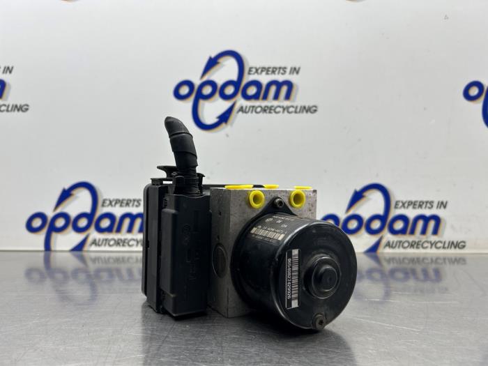 Begagnade ABS-pump Volkswagen Polo IV (9N1/2/3) 1.4 16V Pris € 125,00 Marginaltabell erbjuds av Gebr Opdam B.V.