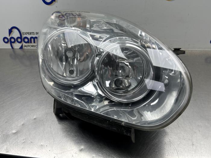 Używane Reflektor prawy Opel Combo 1.3 CDTI 16V ecoFlex Cena € 175,00 Procedura marży oferowane przez Gebr Opdam B.V.