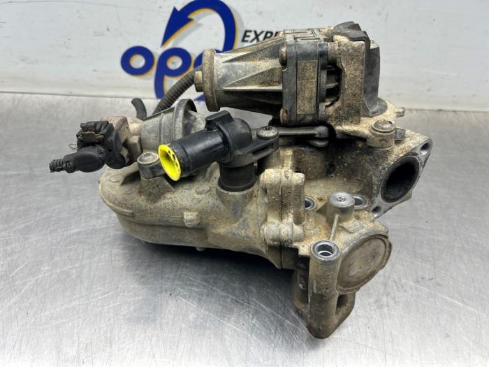 Usagé Valve RGE Opel Combo 1.3 CDTI 16V ecoFlex Prix € 70,00 Règlement à la marge proposé par Gebr Opdam B.V.
