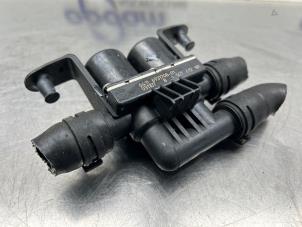 Extra vattenpump från en BMW 5 serie (E60) 520i 24V 2003