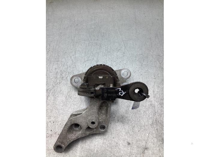 Used Engine mount Opel Vivaro 1.6 CDTI BiTurbo 120 Price € 35,00 Margin scheme offered by Gebr Opdam B.V.