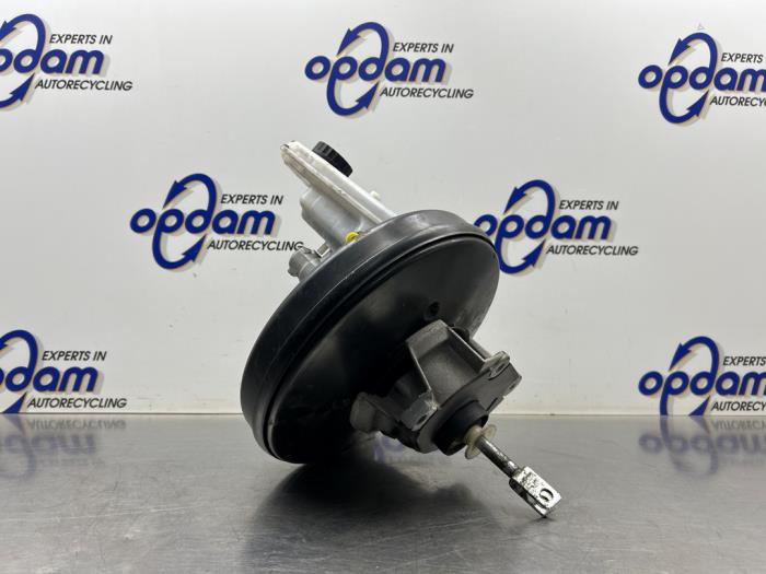 Usagé Servo frein Renault Kangoo Express (FW) 1.5 dCi 90 FAP Prix € 111,00 Règlement à la marge proposé par Gebr Opdam B.V.