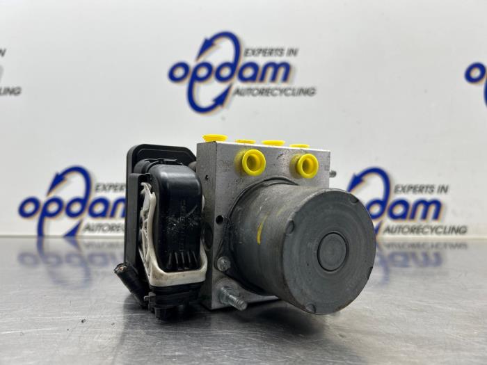 Begagnade ABS-pump Renault Kangoo Express (FW) 1.5 dCi 90 FAP Pris € 125,00 Marginaltabell erbjuds av Gebr Opdam B.V.