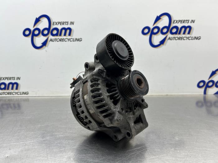 Begagnade Dynamo BMW 3 serie (E90) 318i 16V Pris € 100,00 Marginaltabell erbjuds av Gebr Opdam B.V.