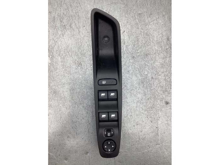 Usados Interruptor de ventanilla eléctrica Opel Grandland (X) 1.2 Turbo 12V Precio € 50,00 Norma de margen ofrecido por Gebr Opdam B.V.
