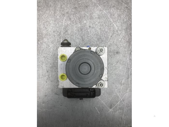 Used ABS pump Volkswagen Crafter (SY) 2.0 TDI FWD Price € 272,25 Inclusive VAT offered by Gebr Opdam B.V.