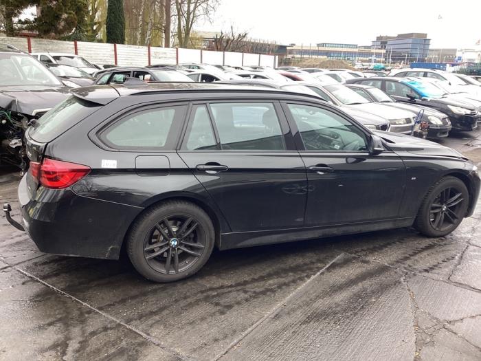 Używane Próg prawy BMW 3 serie Touring (F31) 318i 1.5 TwinPower Turbo 12V Cena na żądanie oferowane przez Gebr Opdam B.V.
