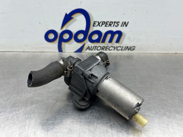 Begagnade Extra vattenpump BMW 1 serie (E87/87N) 116i 1.6 16V Pris € 50,00 Marginaltabell erbjuds av Gebr Opdam B.V.
