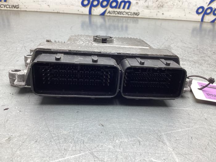 Used Engine management computer Peugeot 3008 II (M4/MC/MJ/MR) 1.2 12V e-THP PureTech 130 Price € 250,00 Margin scheme offered by Gebr Opdam B.V.