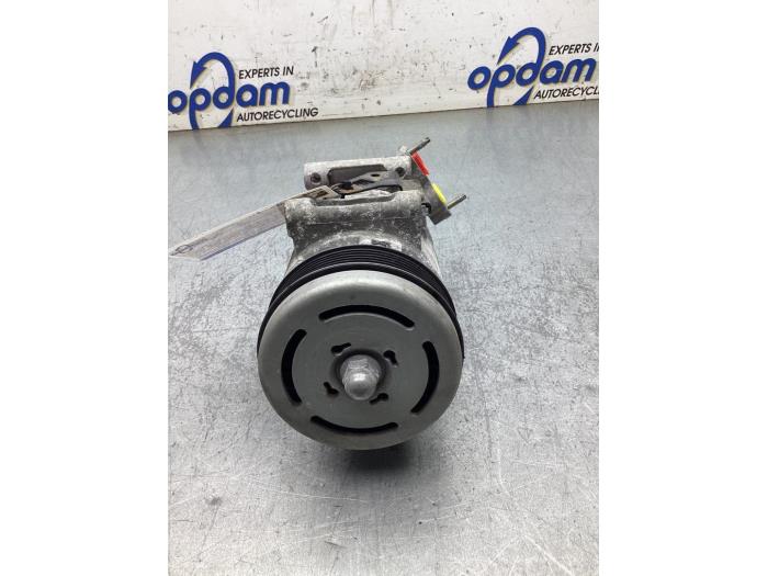 Klimapumpe van een Peugeot 3008 II (M4/MC/MJ/MR) 1.2 12V e-THP PureTech 130 2018
