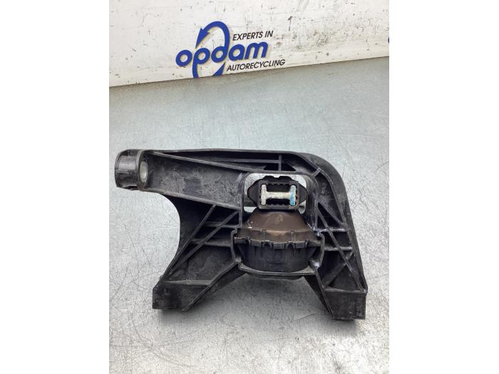 Used Engine mount Peugeot 3008 II (M4/MC/MJ/MR) 1.2 12V e-THP PureTech 130 Price € 30,00 Margin scheme offered by Gebr Opdam B.V.