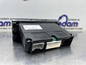 Innerdisplay från en Volvo V50 (MW) 1.8 16V 2006