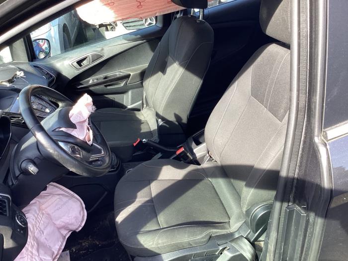 Używane Dzwignia hamulca postojowego Ford B-Max (JK8) 1.6 Ti-VCT 16V Cena na żądanie oferowane przez Gebr Opdam B.V.