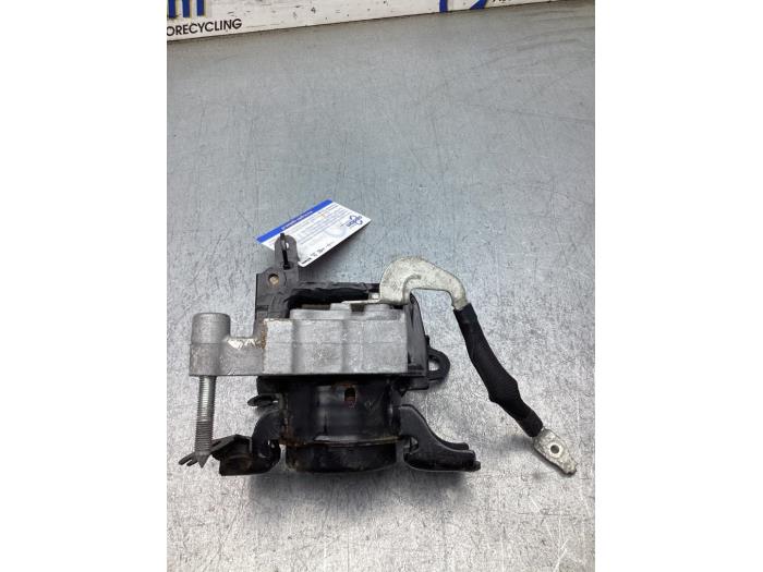Gebrauchte Motorlager Toyota RAV4 (A5) 2.5 Hybrid 16V Preis € 30,00 Margenregelung angeboten von Gebr Opdam B.V.