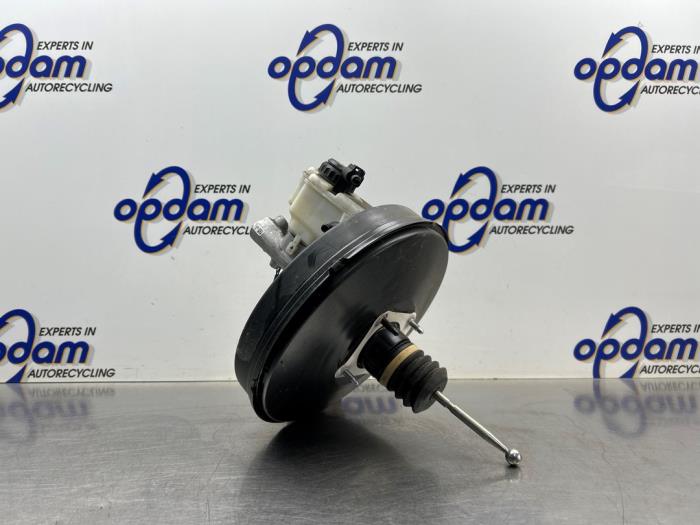 Usados Servofreno Volkswagen Caddy IV 2.0 TDI 75 Precio € 163,35 IVA incluido ofrecido por Gebr Opdam B.V.