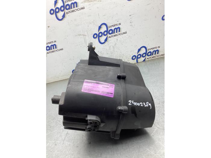Begagnade Luftfilterhus Volkswagen Polo V (6R) 1.2 TDI 12V BlueMotion Pris € 30,00 Marginaltabell erbjuds av Gebr Opdam B.V.