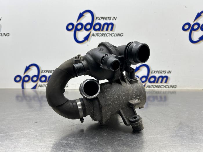 Begagnade Extra vattenpump BMW 3 serie Touring (E91) 318i 16V Pris € 225,00 Marginaltabell erbjuds av Gebr Opdam B.V.
