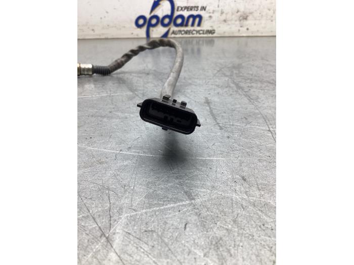 Lambda probe from a Opel Vivaro 1.6 CDTi BiTurbo 125 2017
