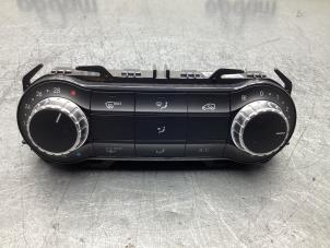 Värmekontrollpanel från en Mercedes-Benz B (W246/W242) 1.6 B-180 BlueEFFICIENCY Turbo 16V 2012