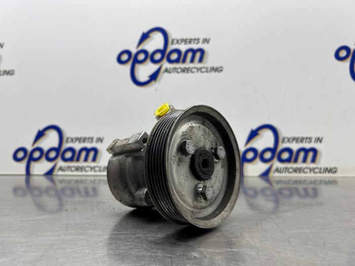Usagé Pompe de direction Peugeot Bipper (AA) 1.3 HDI Prix € 75,00 Règlement à la marge proposé par Gebr Opdam B.V.