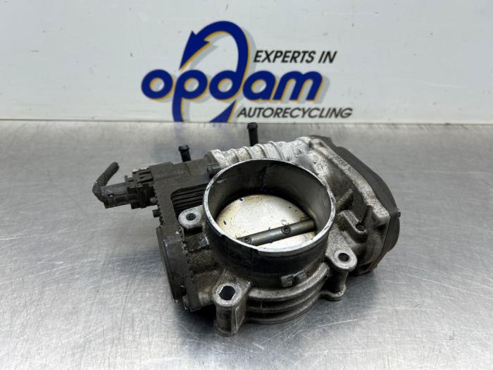 Gebrauchte Drosselklappengehäuse Kia Sorento I (JC) 3.3 V6 24V Preis € 400,00 Margenregelung angeboten von Gebr Opdam B.V.