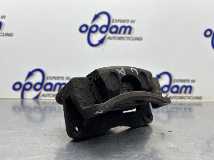 Gebrauchte Bremszange links hinten Kia Sorento I (JC) 3.3 V6 24V Preis € 35,00 Margenregelung angeboten von Gebr Opdam B.V.