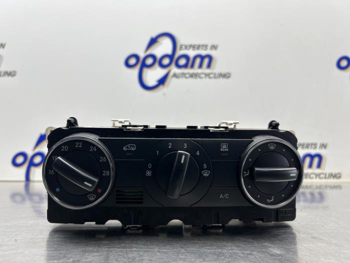 Begagnade Värmekontrollpanel Mercedes A (W169) 1.5 A-160 Pris € 66,00 Marginaltabell erbjuds av Gebr Opdam B.V.