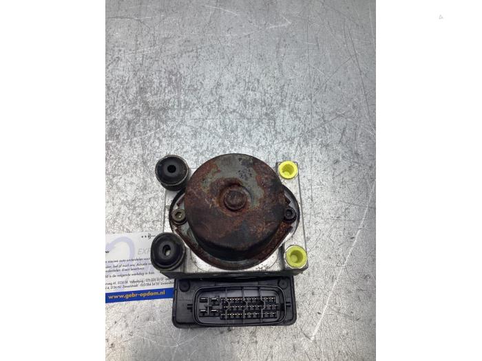Begagnade ABS-pump Toyota Yaris Verso (P2) 1.3 16V Pris € 75,00 Marginaltabell erbjuds av Gebr Opdam B.V.