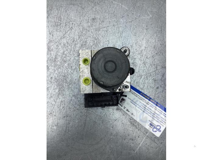 Usagé Bloc ABS Audi A6 (C6) 2.0 T FSI 16V Prix € 100,00 Règlement à la marge proposé par Gebr Opdam B.V.