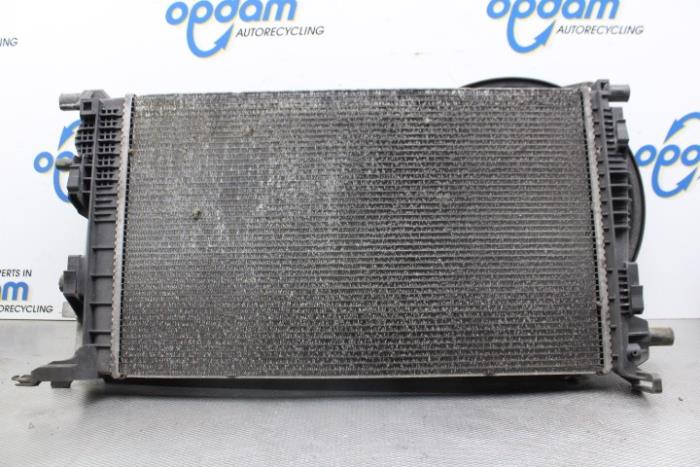 Gebrauchte Kühler Renault Scénic III (JZ) 1.4 16V TCe 130 Preis € 40,00 Margenregelung angeboten von Gebr Opdam B.V.