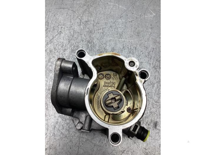 Gebrauchte Vakuumpumpe (Benzin) Volvo V40 (MV) 1.5 T2 16V Geartronic Preis € 125,00 Margenregelung angeboten von Gebr Opdam B.V.