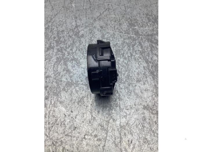 Begagnade Regnsensor Nissan Qashqai (J10) 1.6 16V Pris € 20,00 Marginaltabell erbjuds av Gebr Opdam B.V.