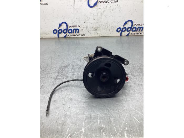 Usagé Pompe de direction Mercedes E Combi (S211) 2.6 E-240 V6 18V Prix € 150,00 Règlement à la marge proposé par Gebr Opdam B.V.