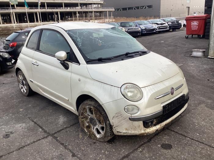 Begagnade Dörr, 2-dörrars, höger Fiat 500 (312) 1.2 Pris € 150,00 Marginaltabell erbjuds av Gebr Opdam B.V.