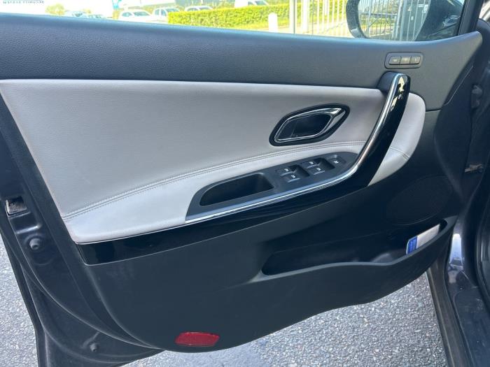 Usados Interruptor de ventanilla eléctrica Kia Cee'd (JDB5) 1.6 GDI 16V Precio € 50,00 Norma de margen ofrecido por Gebr Opdam B.V.