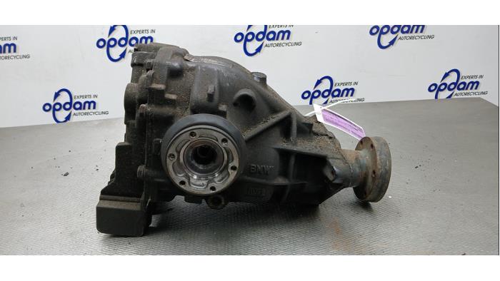Begagnade Bakre differential BMW 5 serie (E60) 520i 24V Pris € 300,00 Marginaltabell erbjuds av Gebr Opdam B.V.