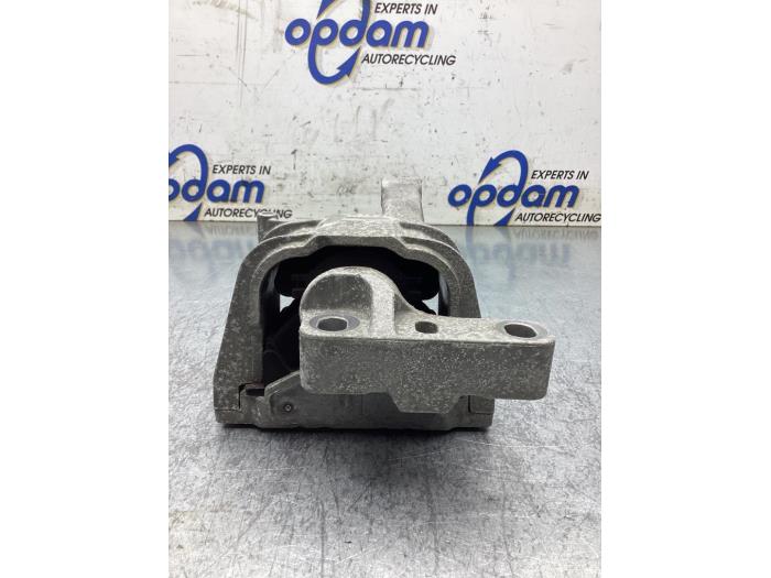 Usagé Support moteur Volkswagen Tiguan (5N1/2) 2.0 TSI 16V 4Motion Prix € 50,00 Règlement à la marge proposé par Gebr Opdam B.V.