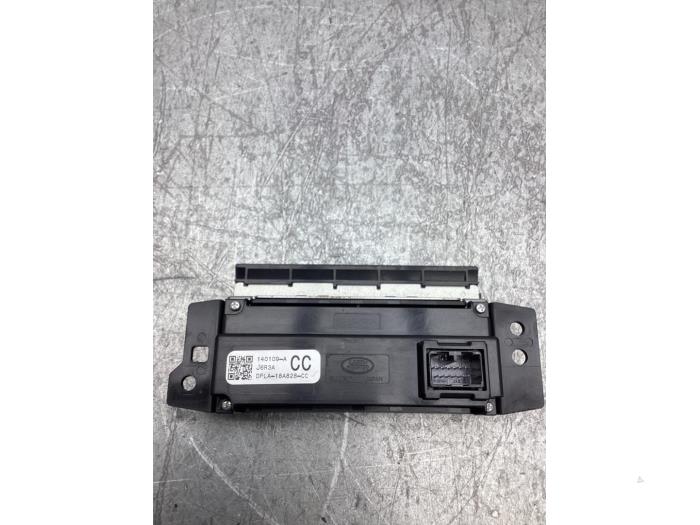 Używane Panel obslugi radia Landrover Range Rover Sport (LW) 3.0 TDV6 Cena € 125,00 Procedura marży oferowane przez Gebr Opdam B.V.