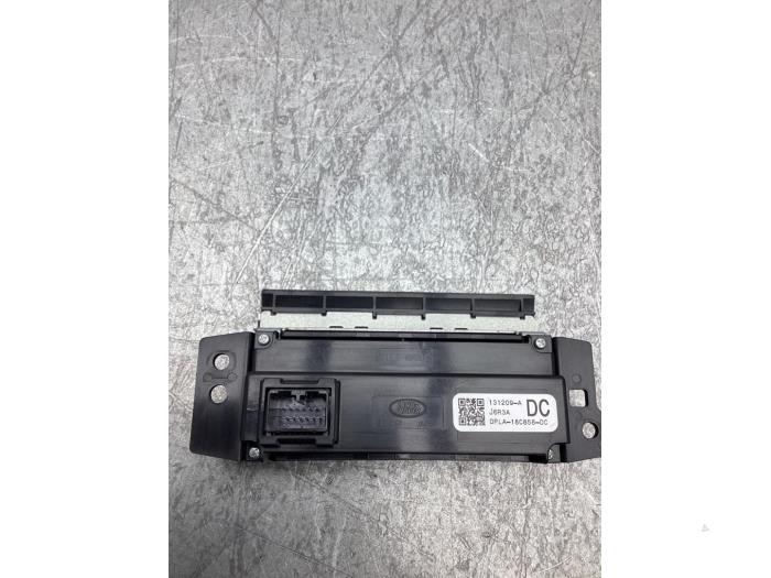 Używane Panel obslugi radia Landrover Range Rover Sport (LW) 3.0 TDV6 Cena € 125,00 Procedura marży oferowane przez Gebr Opdam B.V.