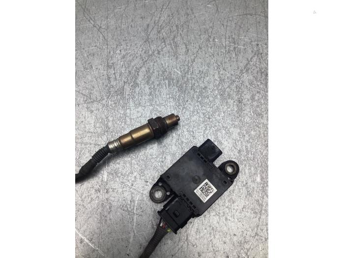 Lambda probe from a Volvo V60 II (ZW) 2.0 D3 16V 2019