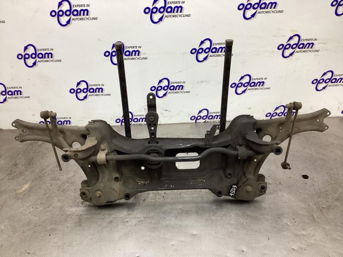 Used Subframe Volkswagen Caddy III (2KA,2KH,2CA,2CH) 1.6 TDI 16V Price € 125,00 Margin scheme offered by Gebr Opdam B.V.