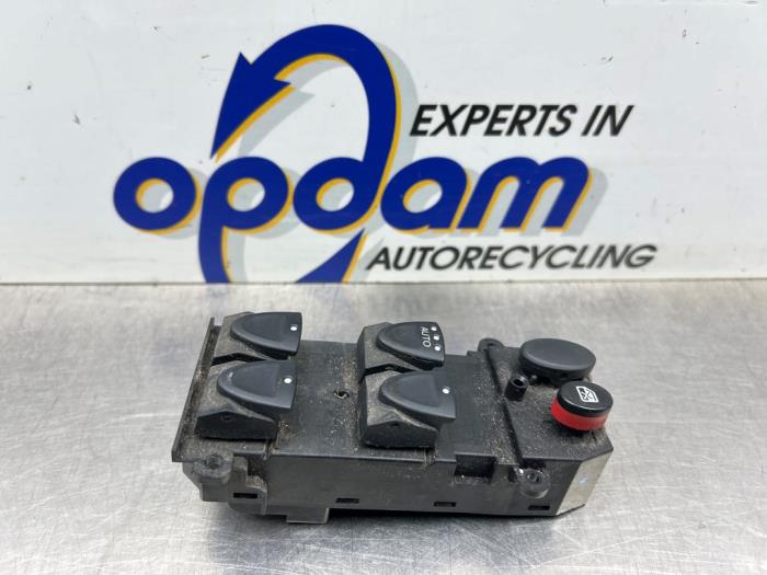 Usados Interruptor de ventanilla eléctrica Honda Civic (FA/FD) 1.3 Hybrid Precio € 60,00 Norma de margen ofrecido por Gebr Opdam B.V.