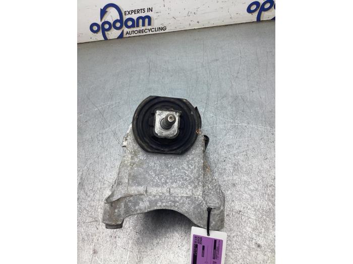 Used Engine mount Ford Explorer (CX740) Price € 100,00 Margin scheme offered by Gebr Opdam B.V.