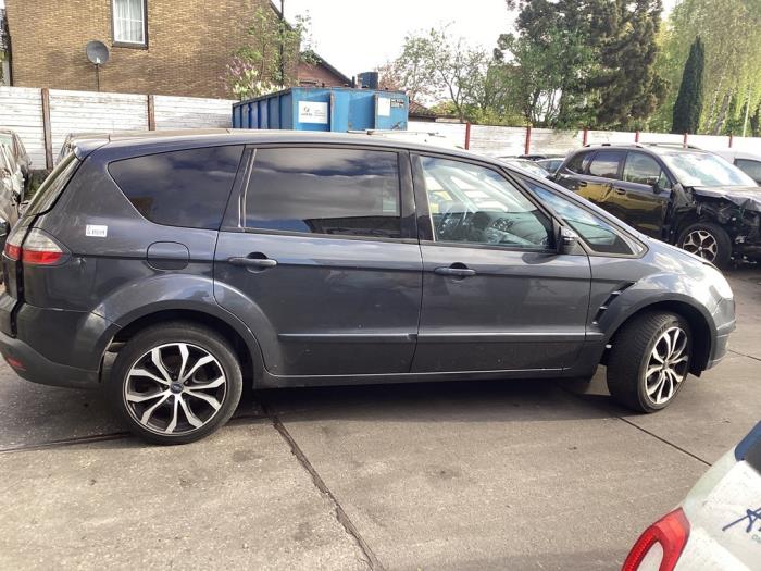 Używane Próg prawy Ford S-Max (GBW) 2.0 16V Cena na żądanie oferowane przez Gebr Opdam B.V.