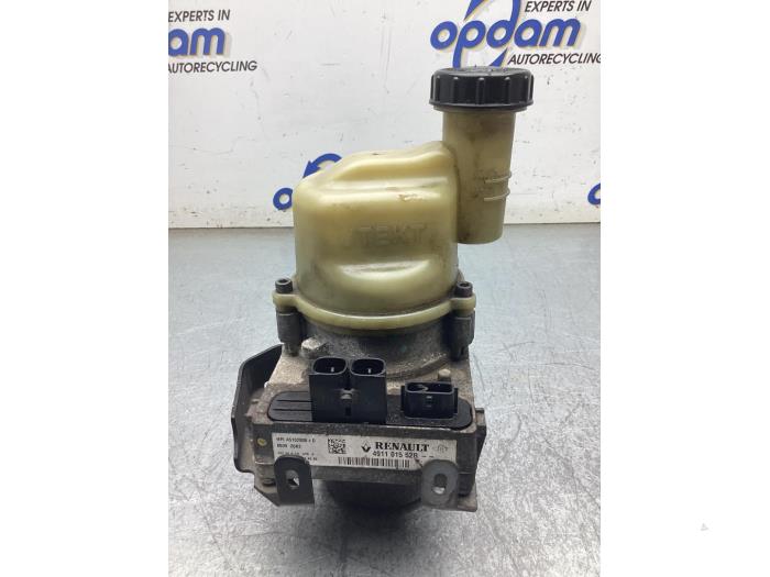 Usagé Pompe de direction Dacia Sandero II 0.9 TCE 12V Prix € 150,00 Règlement à la marge proposé par Gebr Opdam B.V.